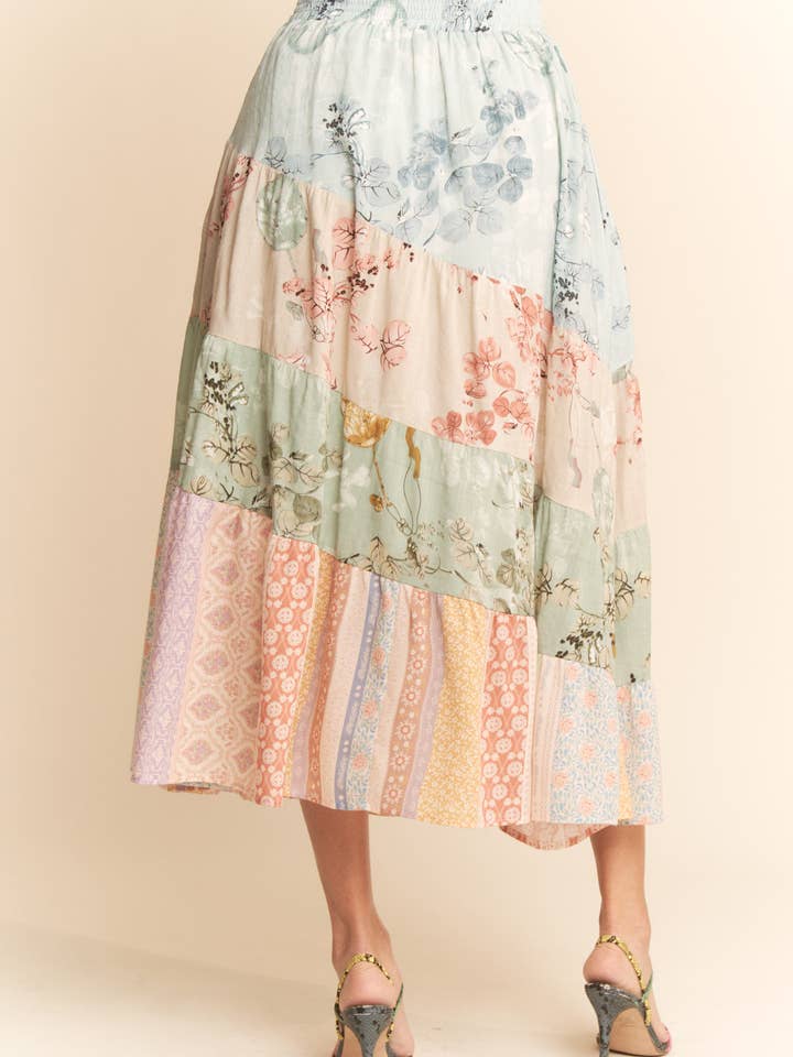 Sage Multi JUPE LONGUE À VOLANTS AVEC CEINTURE FLORALE ETHNIQUE MIXTE en vente sur Faire8