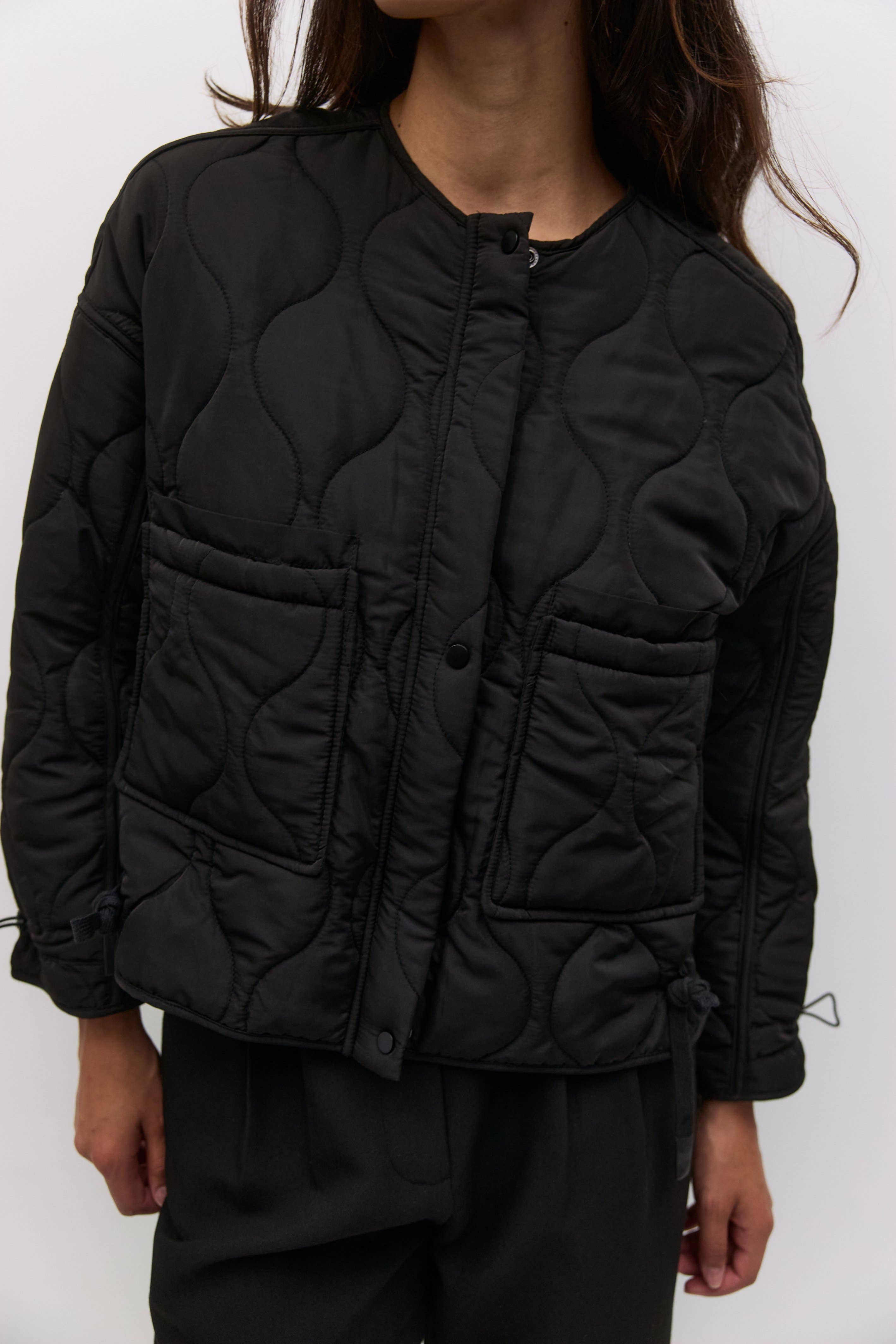 MOD REF – Großhandel Jacke – Damen – The Kara Jacket | Gesteppte Jacke mit Reißverschluss41