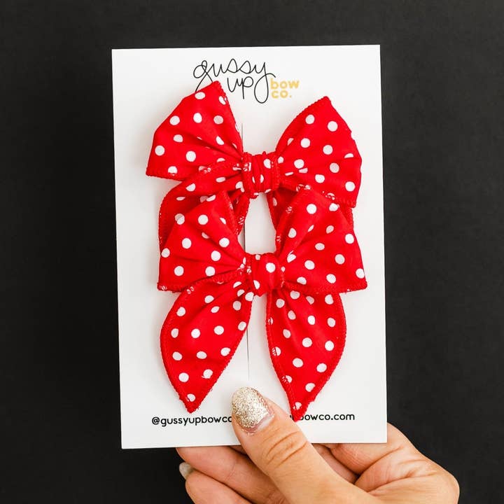 Red Dot | Set Whimsy Pigtail | Collezione Happiest Place per la vendita all'ingrosso da parte di Gussy Up Bow Co