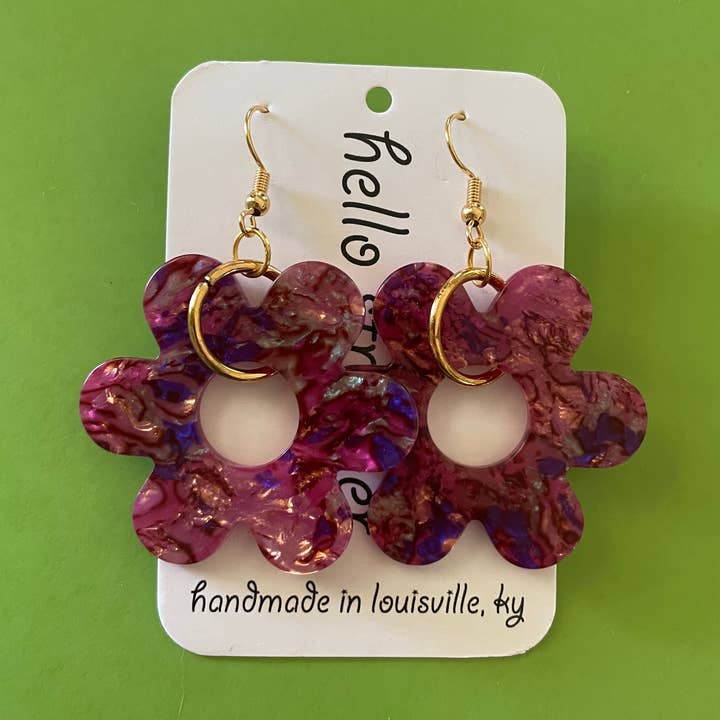 Gouttes de marguerite faites à la main en fuchsia irisé marbré pour la vente par Hello Stranger