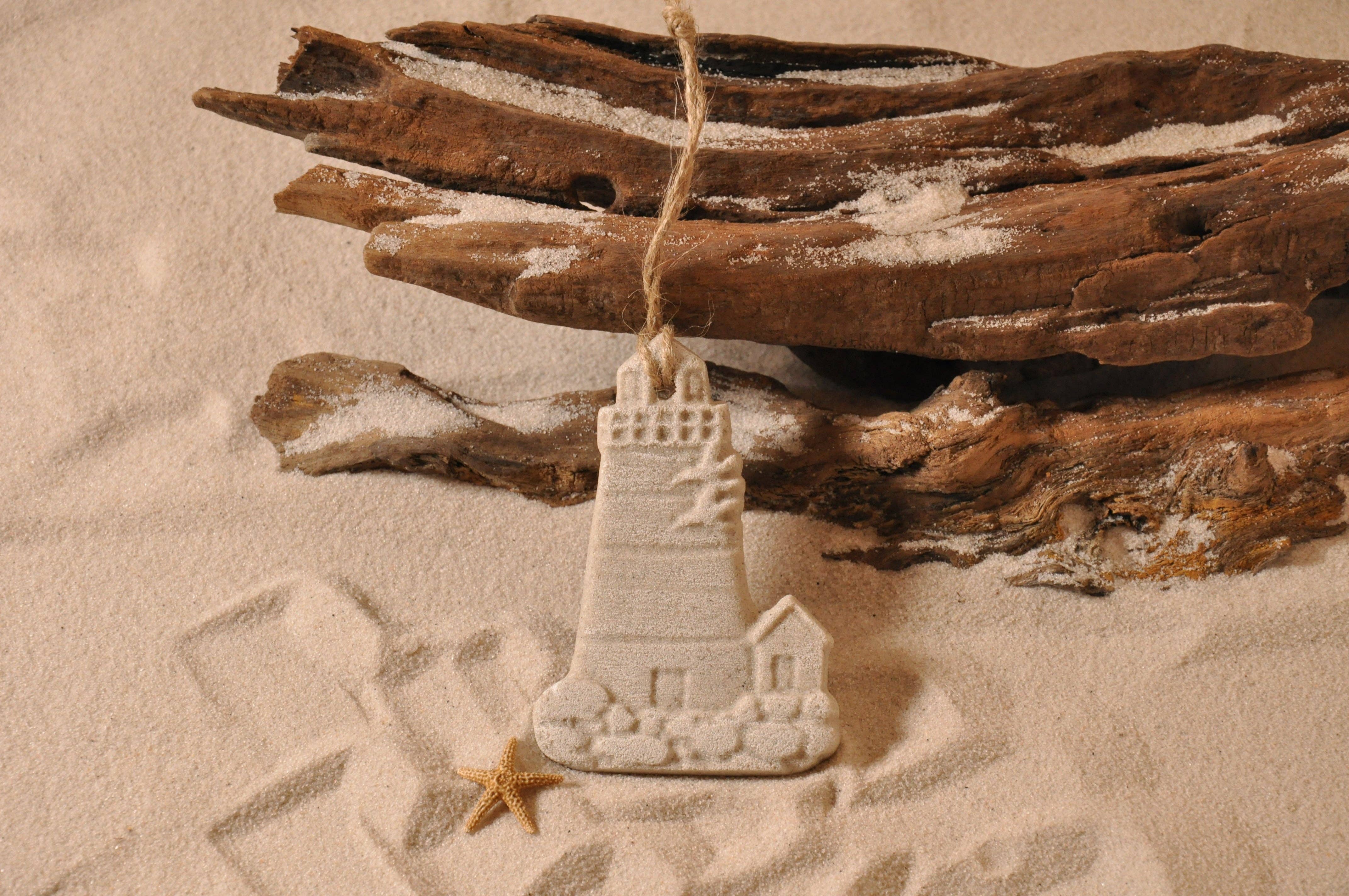 The Sand Store by Creative Artworks, Inc. – Ornamento por atacado – Ornamento Farol Areia1