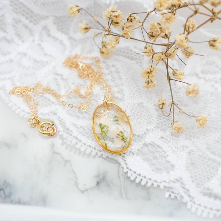 Remedy Designs - Wholesale Pendant/charm necklace - Tiny Oval baby’s breath Necklace1