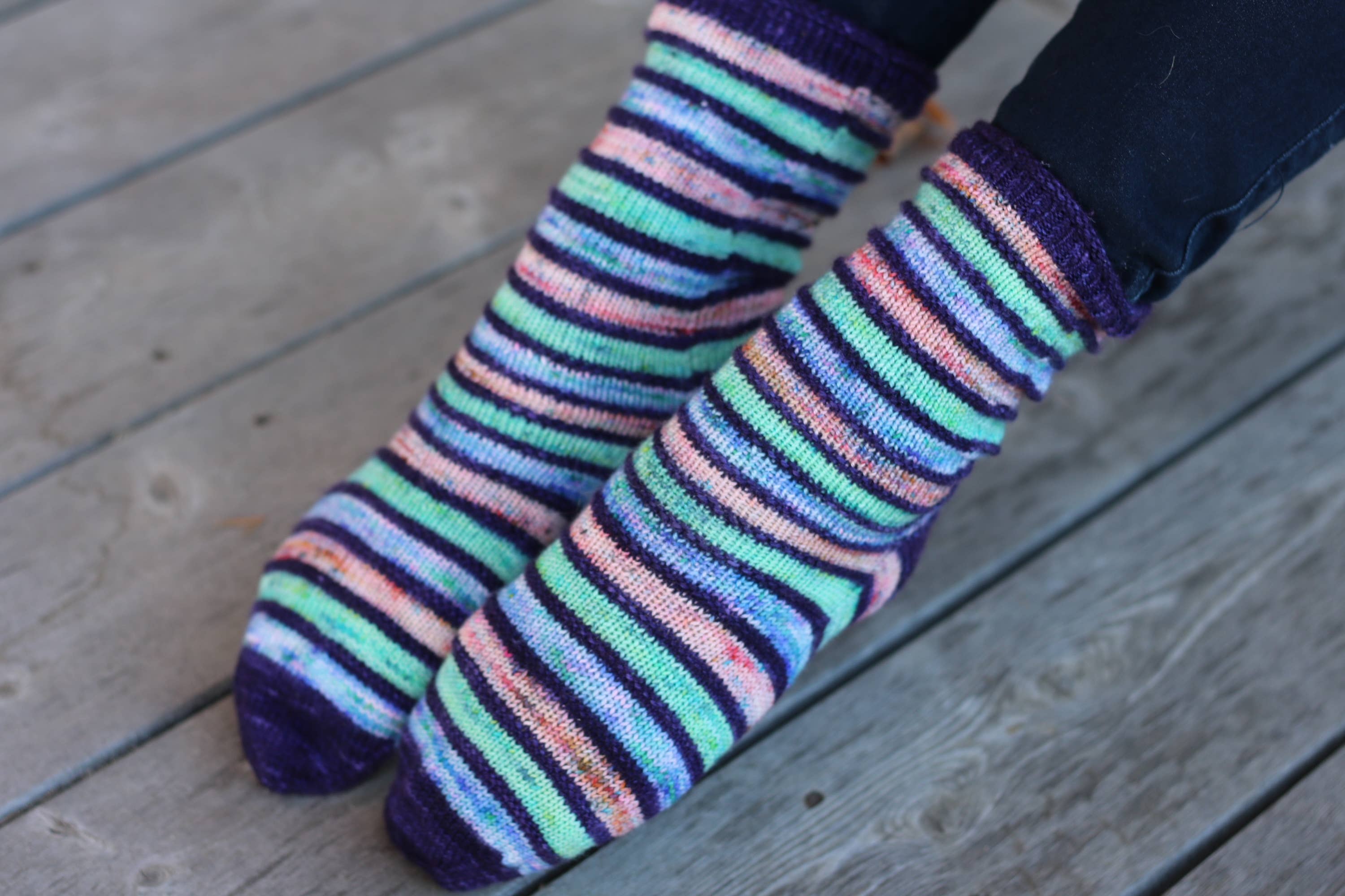 Koigu Wool Designs - Venta al por mayor Hilos - Kit de tejer calcetines a rayas5