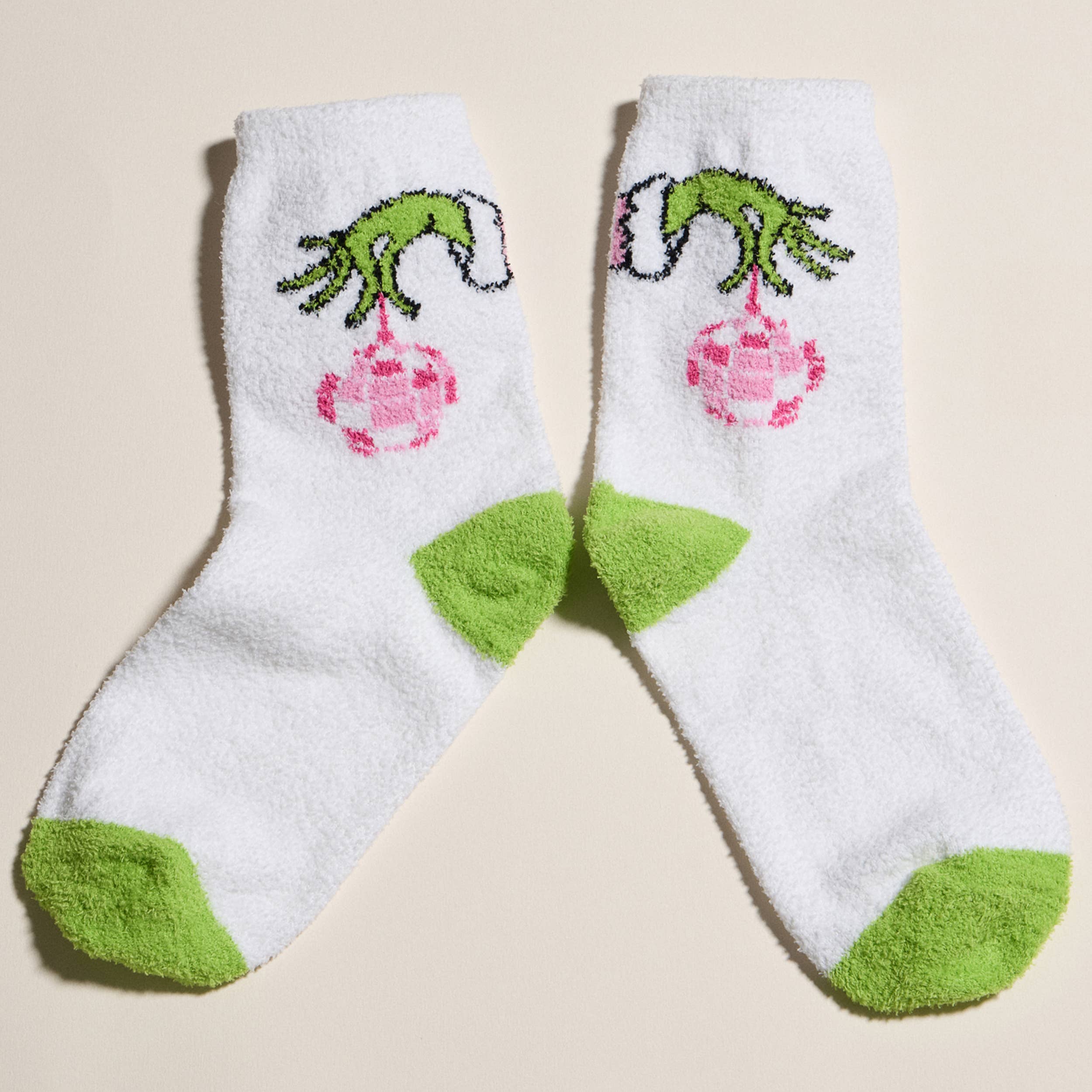 Hana - Wholesale Socks - Women's - Christmas Theme Printing Winter Fuzzy Cozy Socks (4 Pairs)5