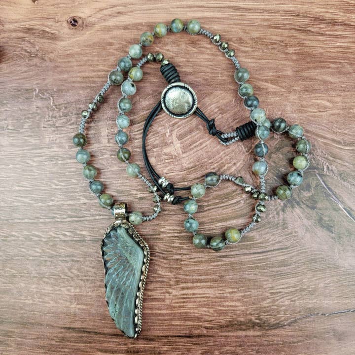 ZINC Designs - Wholesale Pendant/Charm Necklace - Labradorite Angel Wing Necklace