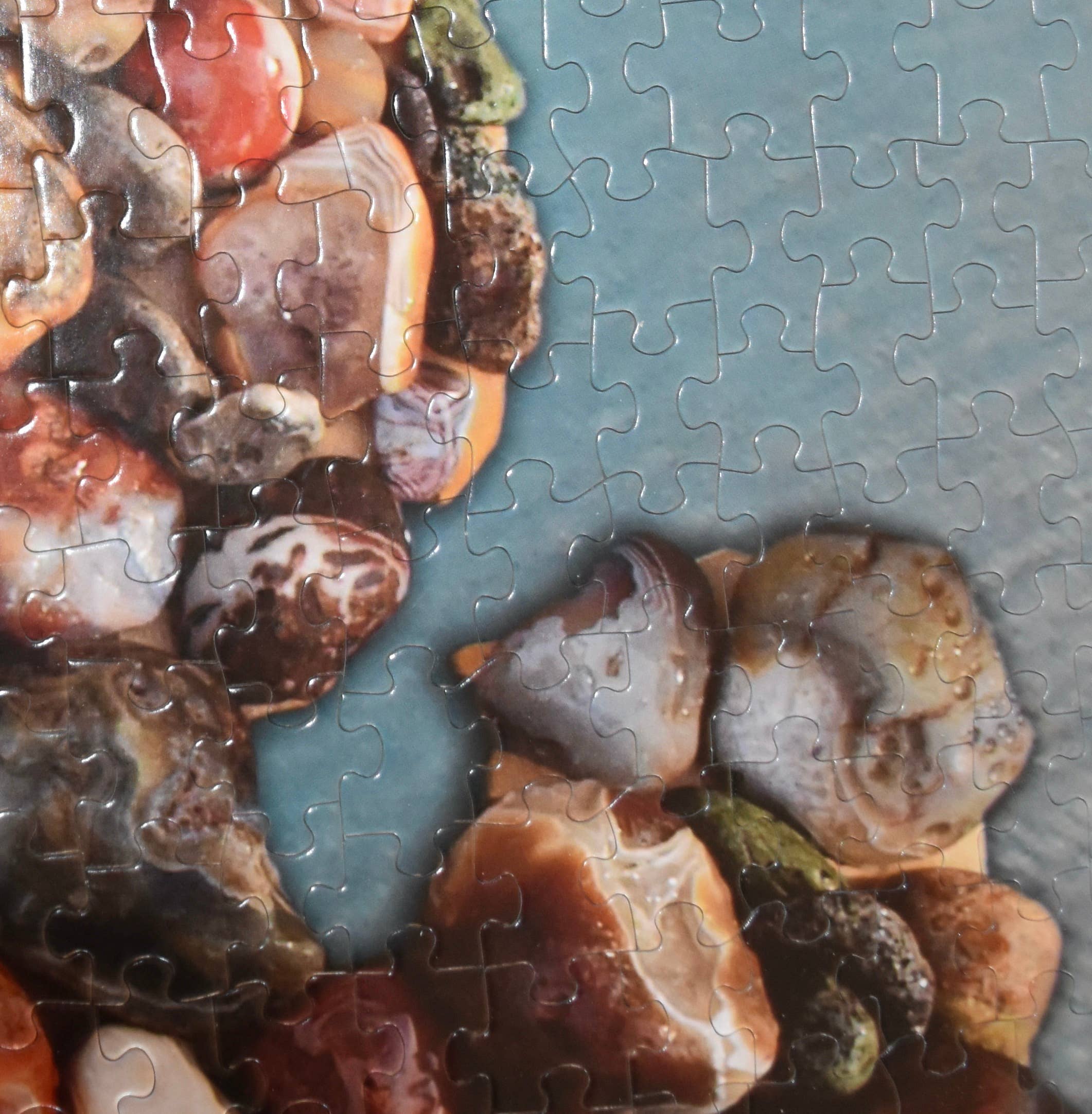 Puzzles That Rock - Wholesale Puzzle - Adult - Michigan Rocks: Agates 550-Piece Puzzle4