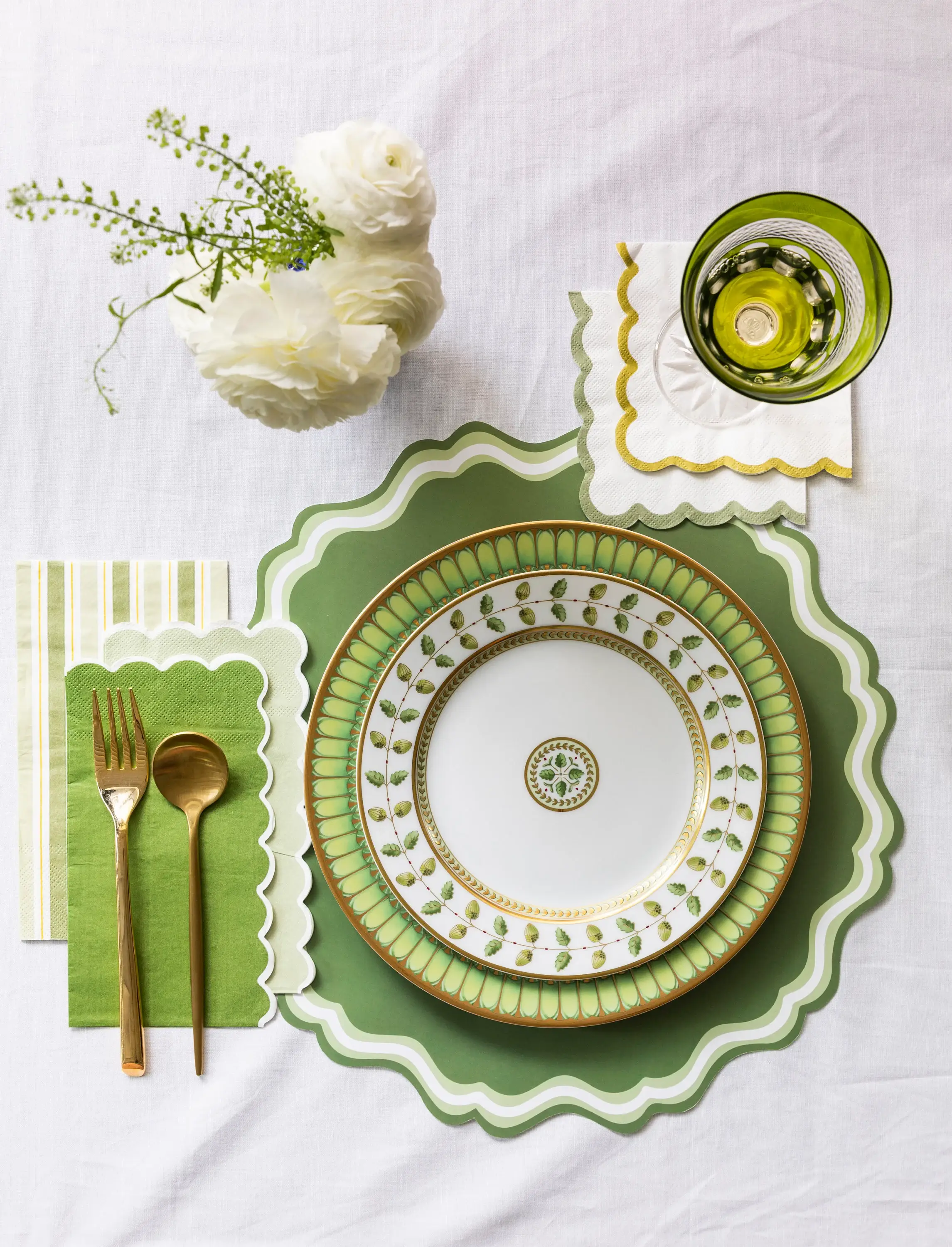 Gatherings by Curated Paperie - Wholesale Disposable Placemat - Green Fancy Scallop Paper Placemat1