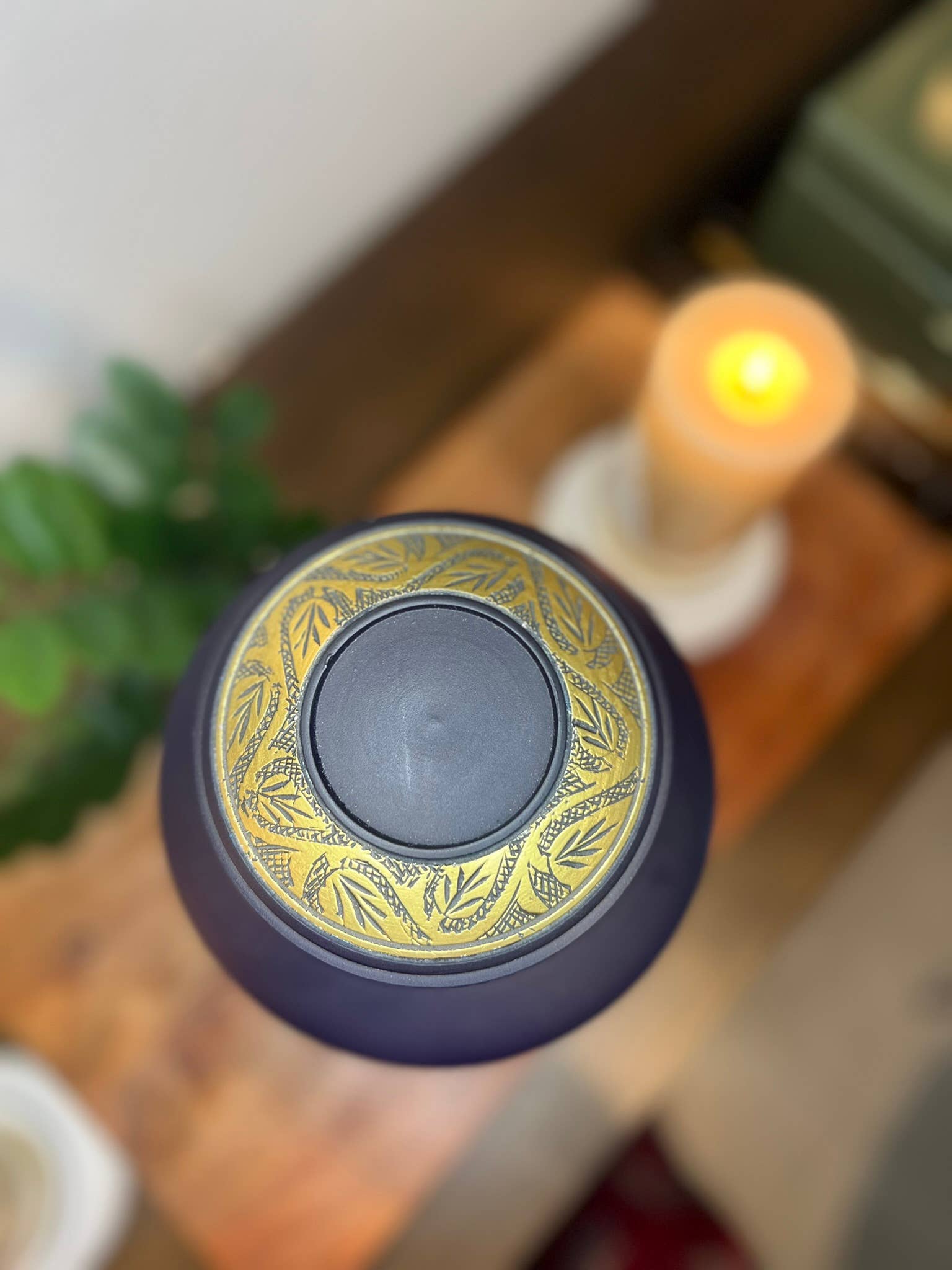 Plutus imports - Wholesale Urn - Leaves Metallic Finish Large Adult Cremation Urn5