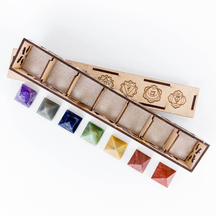GREENROOTS USA LLC – Pedra/cristal espiritual por atacado – Conjunto de Pirâmides de 7 Chakras em Pedra Preciosa com Caixa (1,25 por 1 - Pirâmides)27
