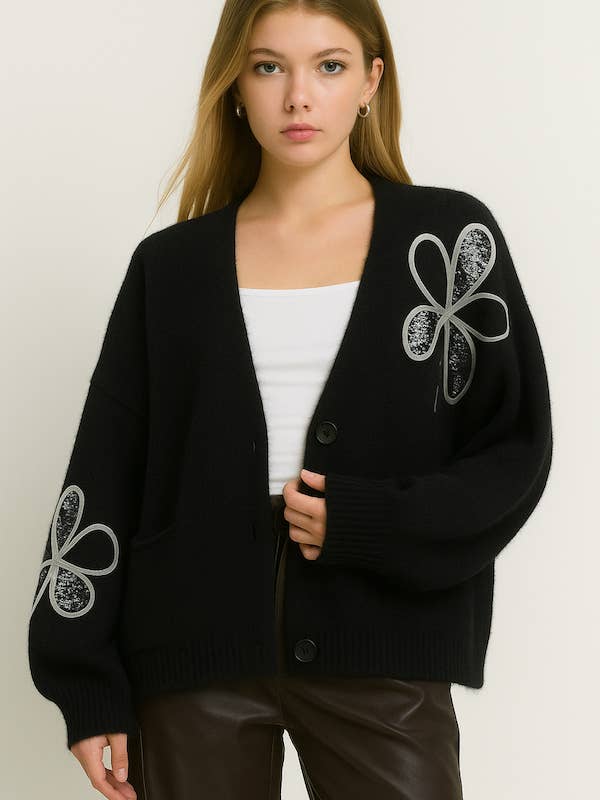 cardigan morbido a 3 bottoni con tasche frontali e paillettes scintillanti per la vendita all'ingrosso da parte di Lucy Sparks