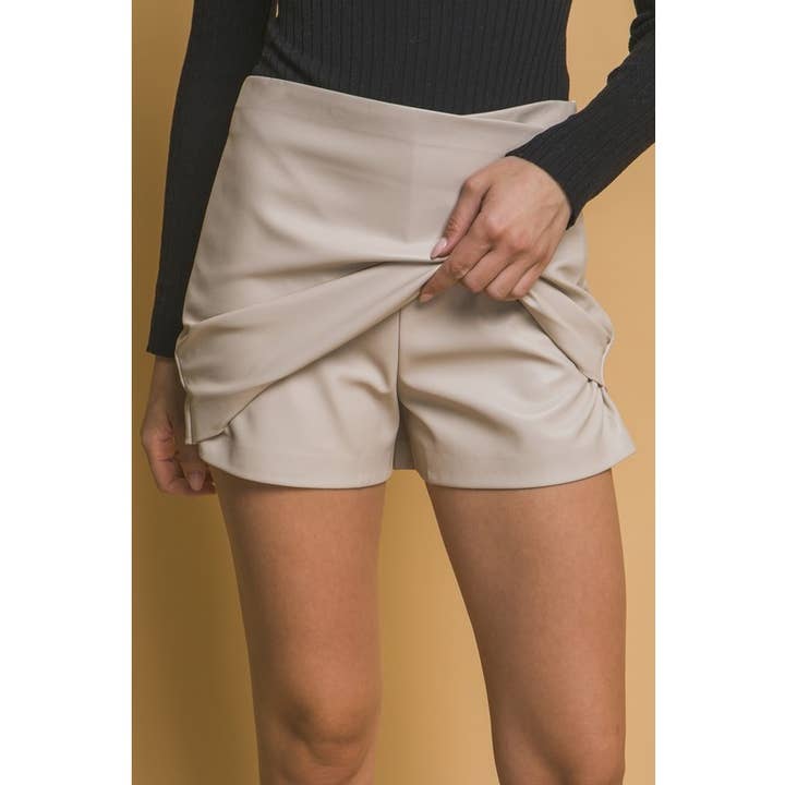 BNS - Wholesale Skort - Women's - Vegan Leather Pu Skort with Side Zipper detail
