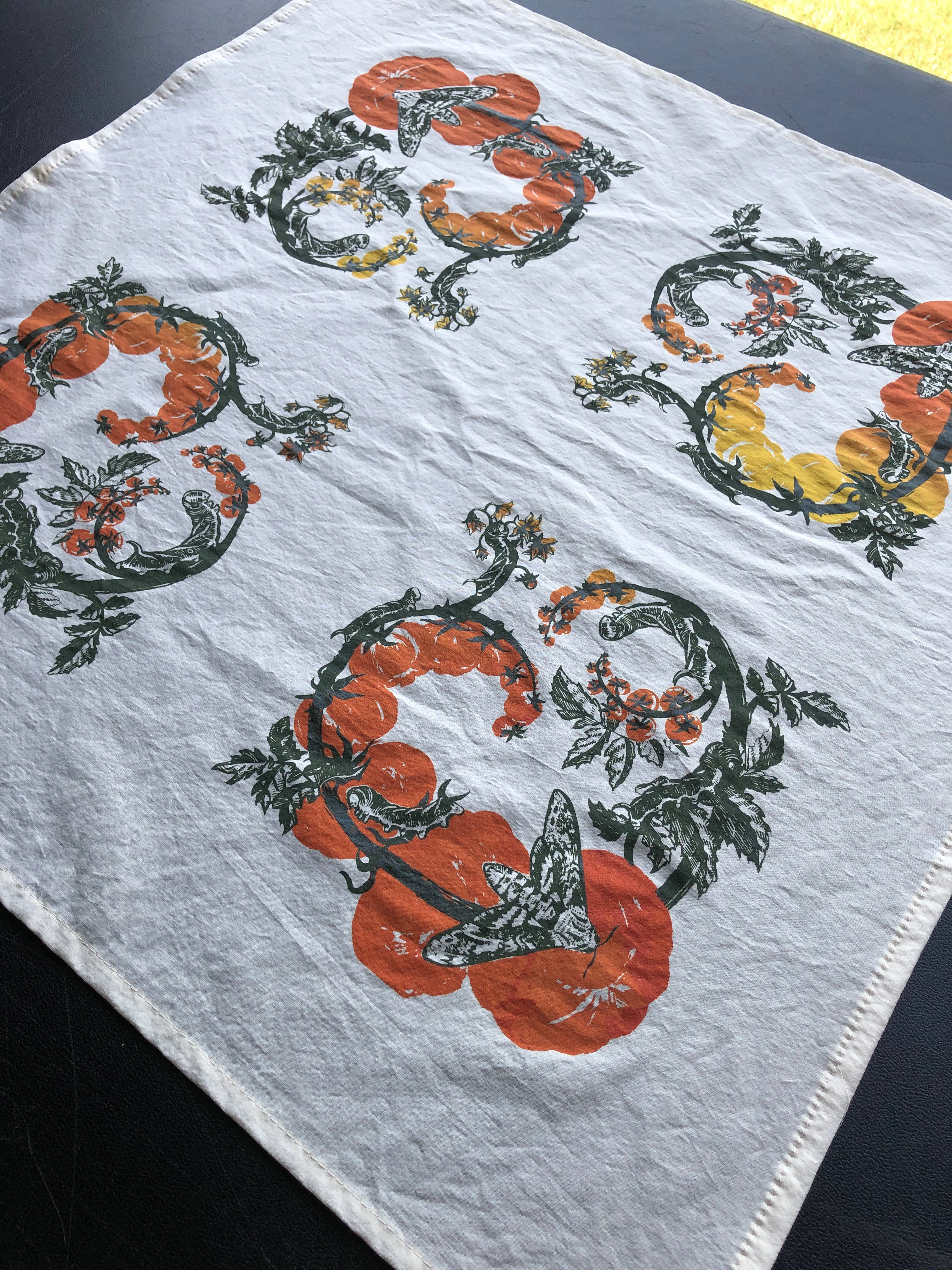 Solstice Handmade – Großhandel Bandana – Unisex – Tomato Bandana Ivory — Baumwollschal mit Raupen 4
