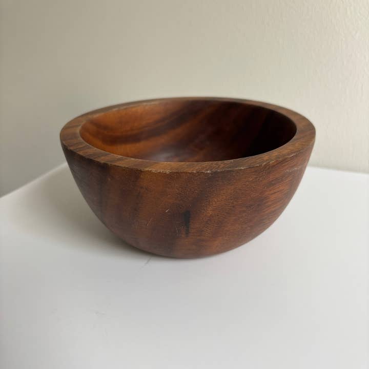London Atelier Byproduct – wholesale Decorative plate/dish/bowl – Walnut wood hand carved bowl7