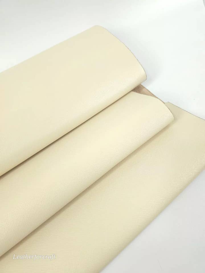 Witte Zwaan Saffiano Korrel Geëmbosseerde Textuur voor wholesale door Leatherforcraft