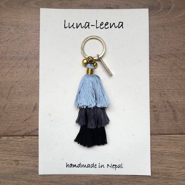 Luna-Leena - handmade in Nepal - Wholesale Keychain - Women's - sleutelhanger kwast grijs/zwart - tasbedel - biologisch handgemaakt4