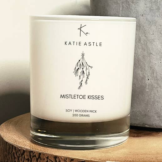Vela de madera con mecha de soja Mistletoe Kisses para venta al por mayor de KATIE ASTLE