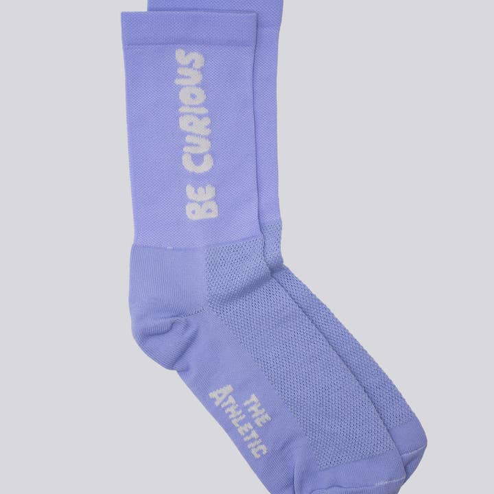 BE CURIOUS Socken für den Großhandel von The Athletic Community