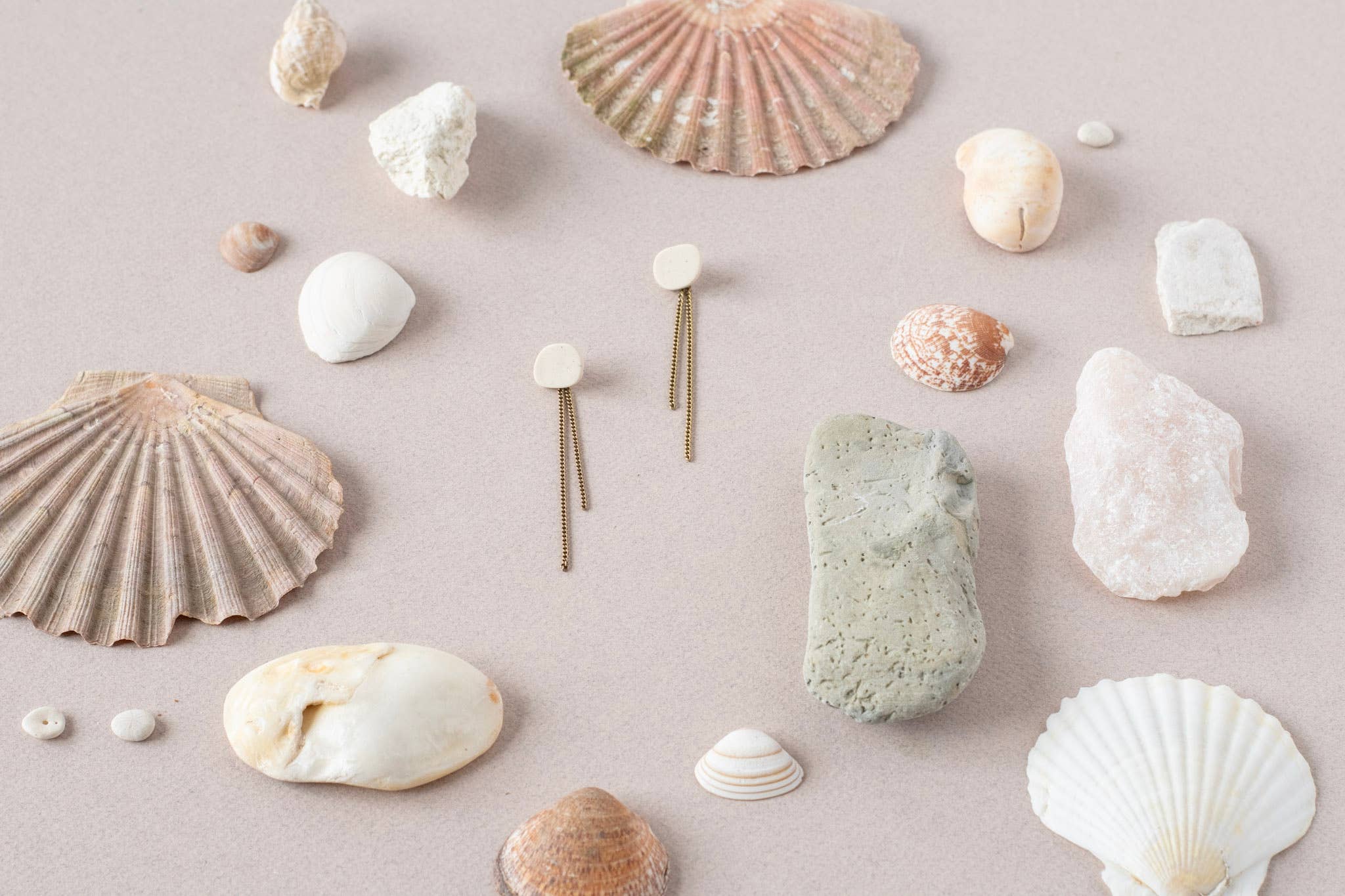 Inimini Homemade - Vendita all'ingrosso Orecchini pendenti - organico: stud + catena2