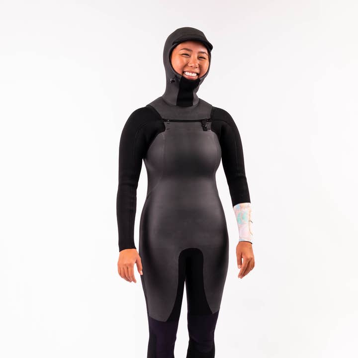 LA LUNA 5/4 CHEST ZIP HOODED FULLSUIT for wholesale by Kassia+Surf