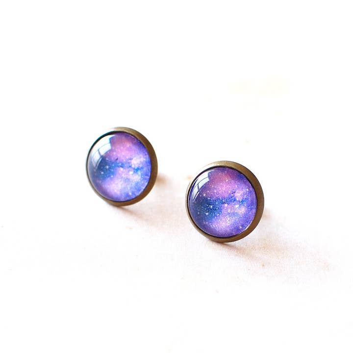 Paarse Galaxy oorbellen voor wholesale door Juju Treasures