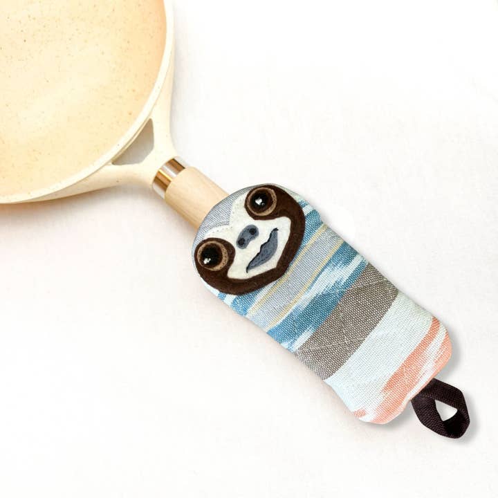 Sloth Skillet Handle Holder for wholesale by Upavim Crafts