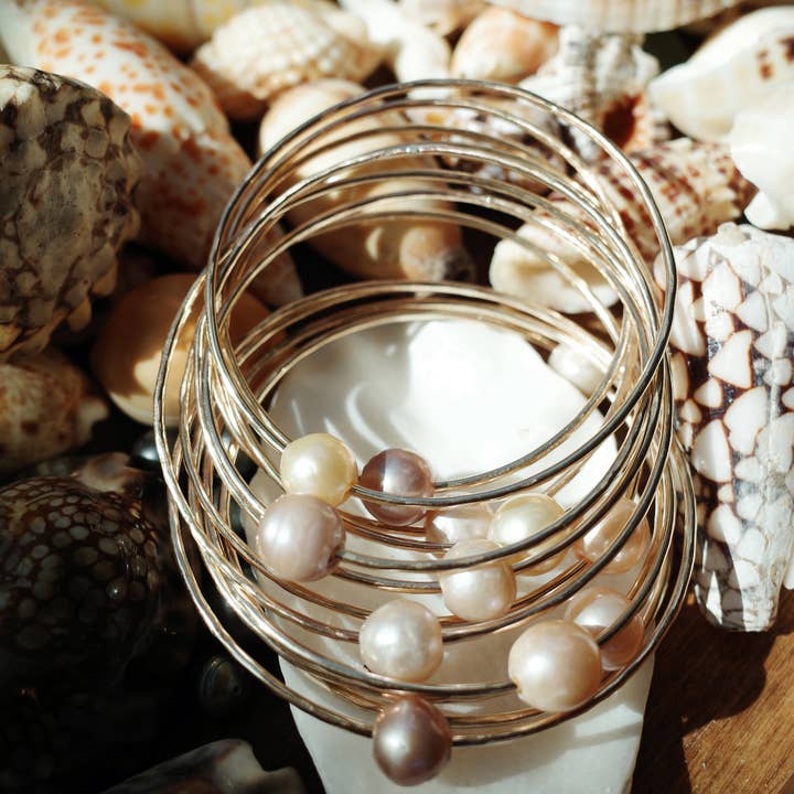 Flotsam & Co. Hawaii - Wholesale Bangle Bracelet - Custom Bangle with Pink Edison Pearl