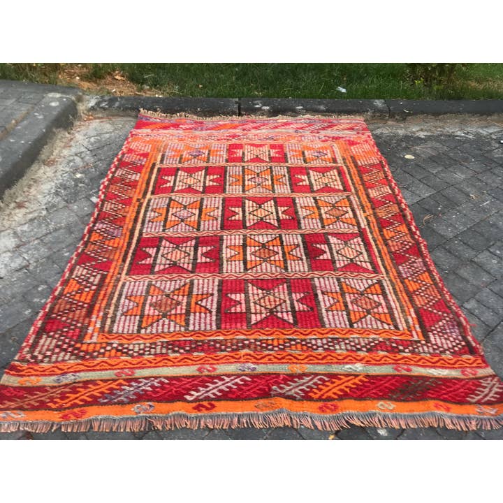 Tapis Kilim Turc Vintage en Laine Pastel - 3,6x4,1 pieds pour la vente par Oushak Rugs