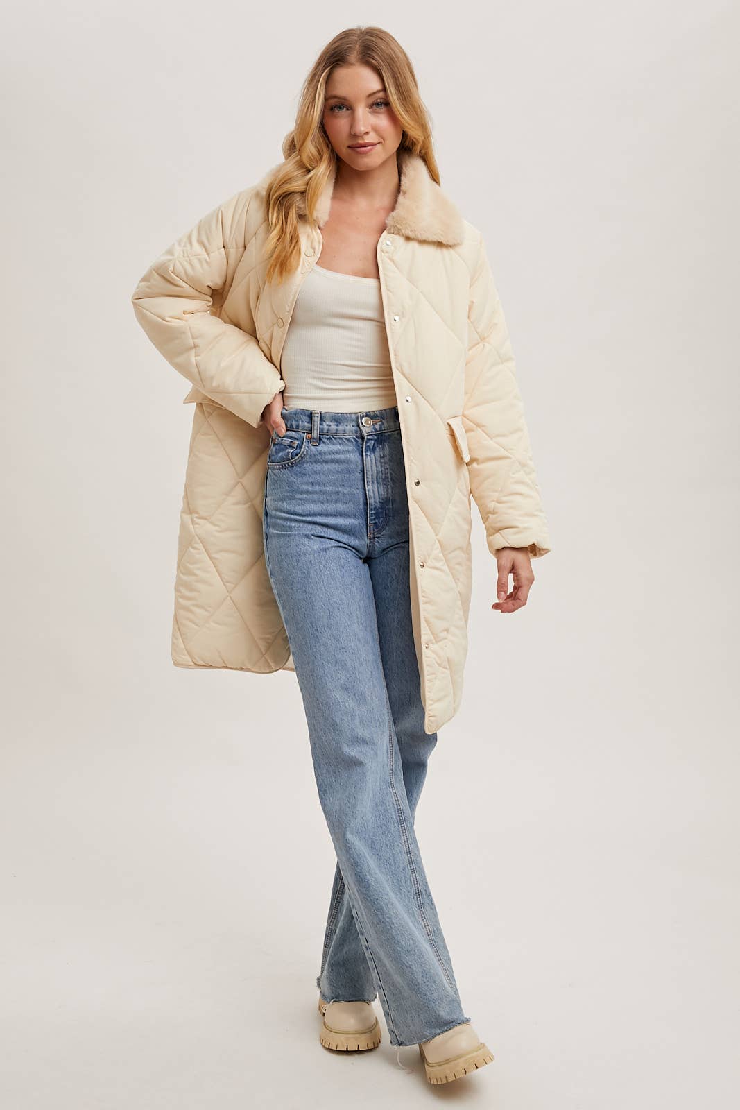 Bluivy - Wholesale Pufferjack - Dames - GEWATTEERDE MIDI-PUFFERJAS MET KRAAG VAN IMITATIEBONT EN KNOOPSLUITING16