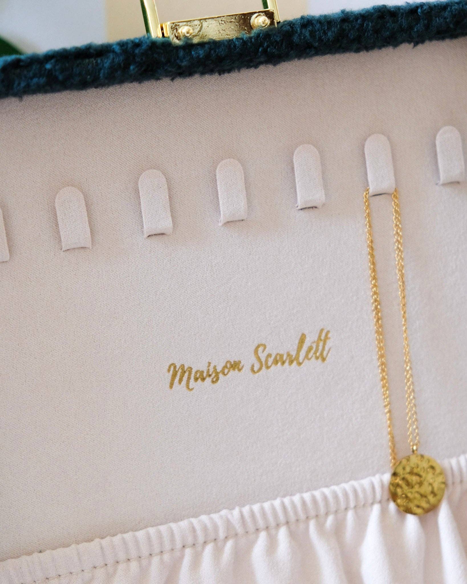 Maison Scarlett - Wholesale Jewelry Box/Organizer - Anne teddy jewelry box2