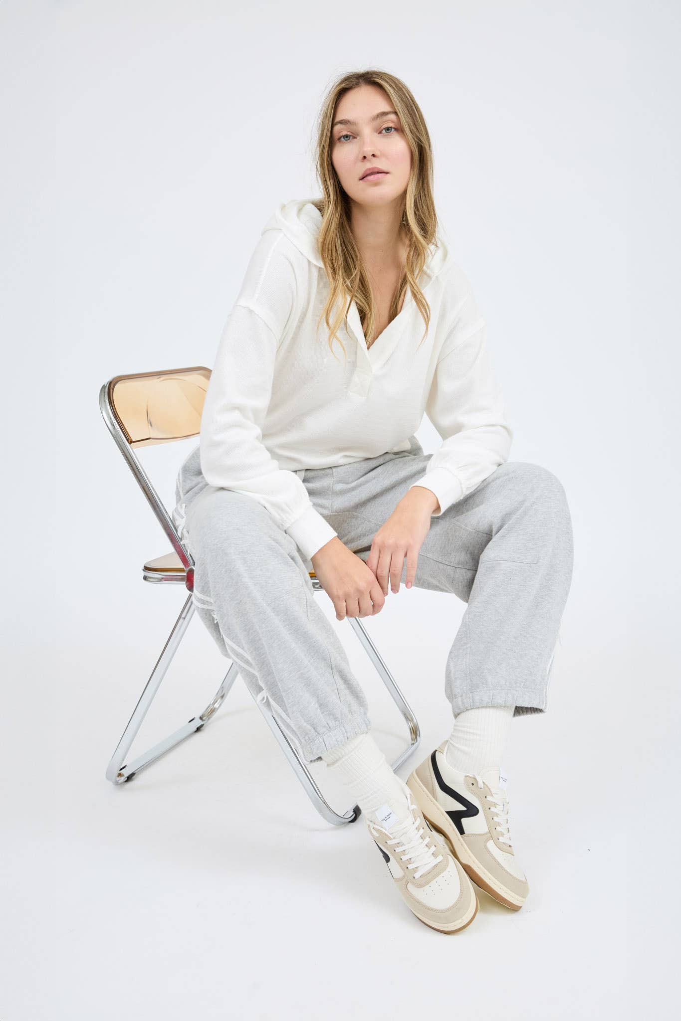 Blu Pepper – wholesale Stickad topp - Dam – Huvtröja med delad hals och långa ärmar i stickat tyg9