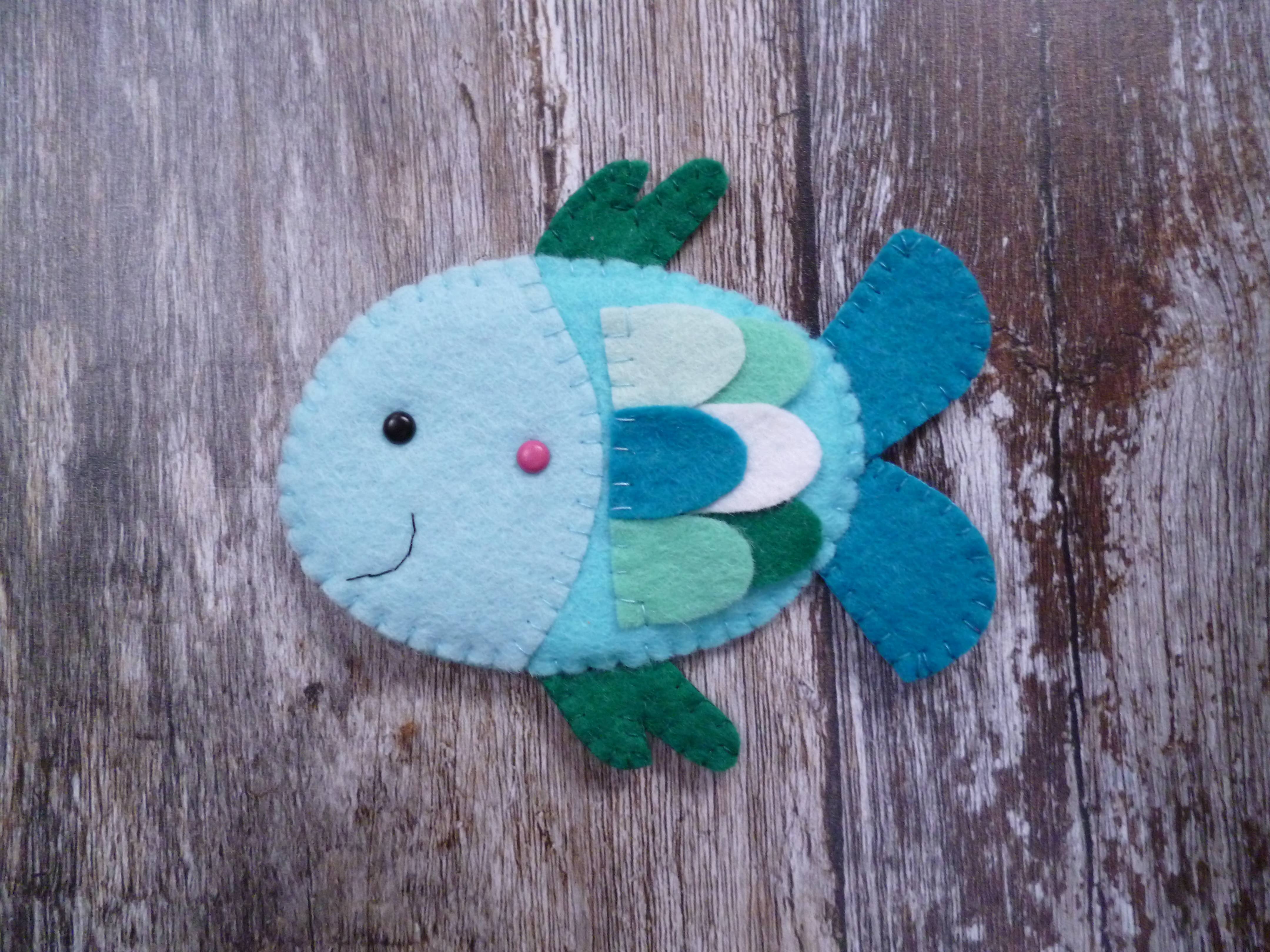 paper-and-string ltd - Wholesale DIY Craft Kit - Fish Felt Decoration Sewing Kit1