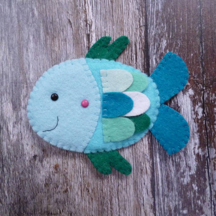 paper-and-string ltd - Wholesale DIY Craft Kit - Fish Felt Decoration Sewing Kit1