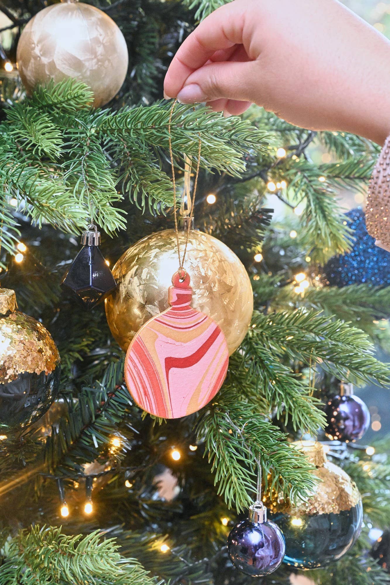 Paper Mirchi – wholesale Christmas card – Keepsake Marble Ornament Greeting Card - Bauble Joyful Red3