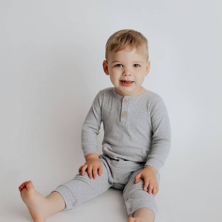 Three Little Tots - Wholesale Rompertje - Baby - Baby ribgebreide romper met zakken66