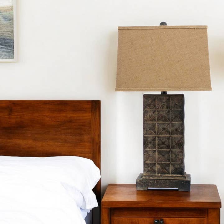 Lámpara de mesilla de noche de metal envejecido en bronce de 30" con pantalla caqui para venta al por mayor de HomeRoots