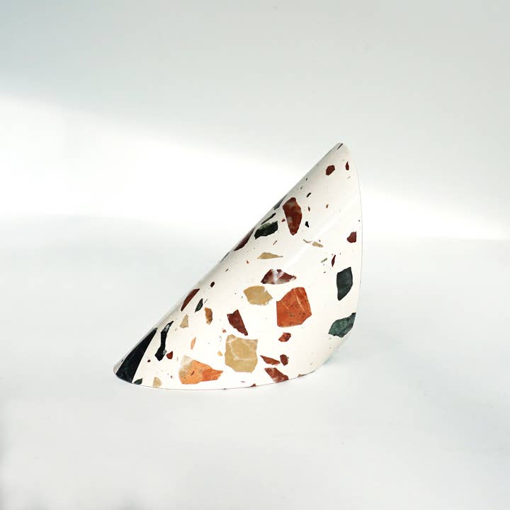 Studio Hausen – Engroshandel Bogstøtte – SOLID bookend Terrazzo
