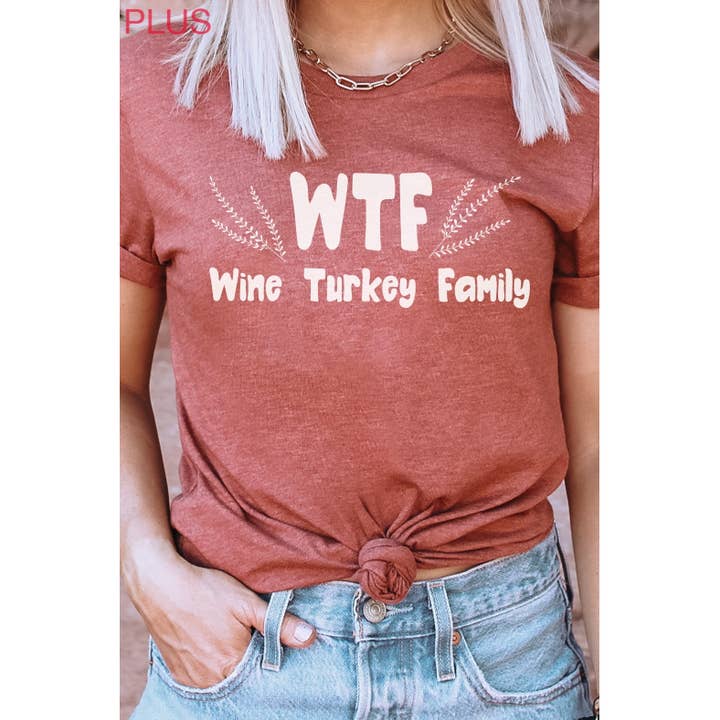 Kissed Apparel – Großhandel T-Shirt mit Siebdruck – Damen – WTF Wine Turkey Family Herbst PLUS Grafik-T-Shirt10