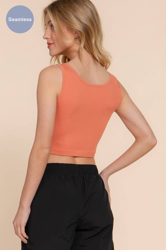 Active Basic | Active USA – Großhandel Strickoberteil – Damen – Rundhalsausschnitt mit BH-Cup Nahtloses Rippshirt11