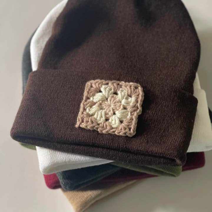 MAEMADE COMPANY LIMITED – Engroshandel Beanie - Dame – Hæklet Bedstemorfirkant Hue