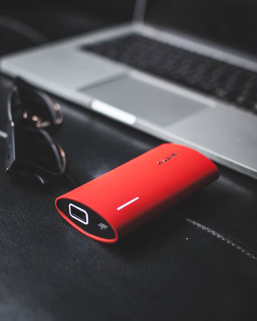 NIFTY Electronics – wholesale Bärbar laddare – Nifty bärbar laddare 6800 mAh – svart5