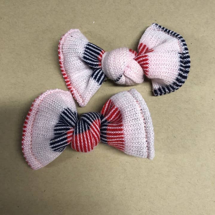 Pince à cheveux nouée Love Stripes pour la vente par MadeBySusannah