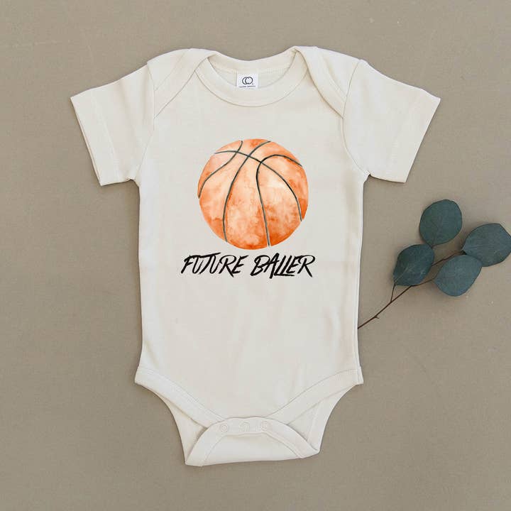 Combinaison de basket-ball biologique Future Baller pour bébé et t-shirt pour tout-petit pour la vente par Urban Baby Co.