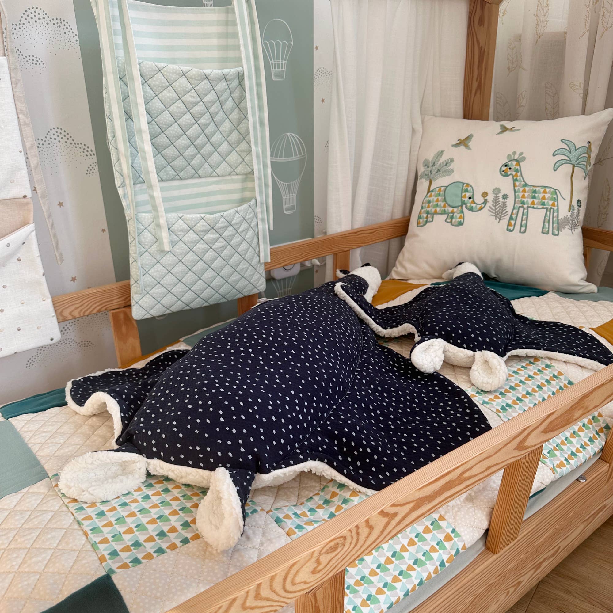 CANENYA - Vendita all'ingrosso Peluche - Bambini e neonati - Peluche razza Rocco blu notte/bianco per bambini1