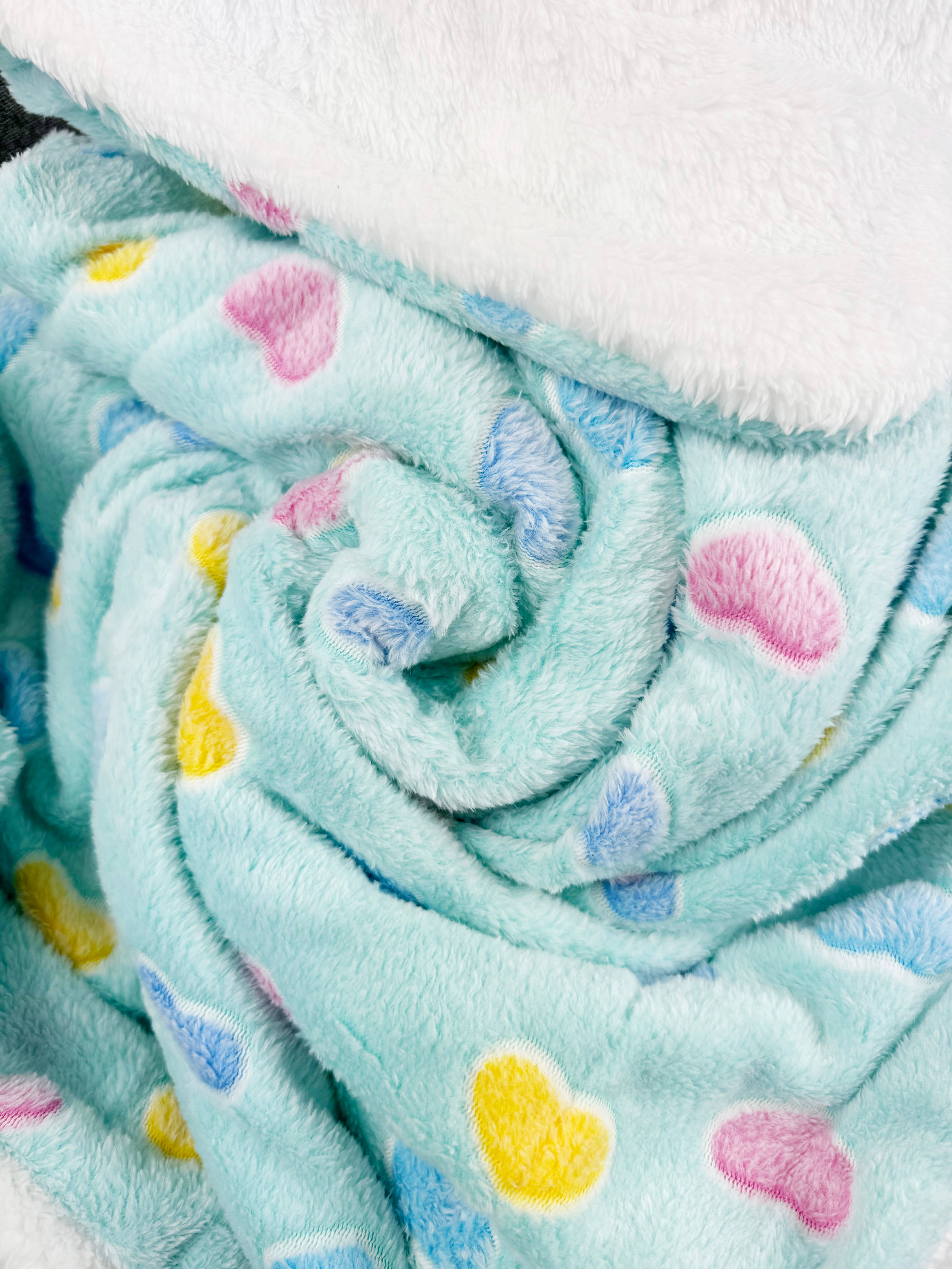 Klippo Pet - Wholesale Pet Blanket - Cat/Dog - Double Layer Ultra Plush Colorful Hearts Blanket - 2 Colors1