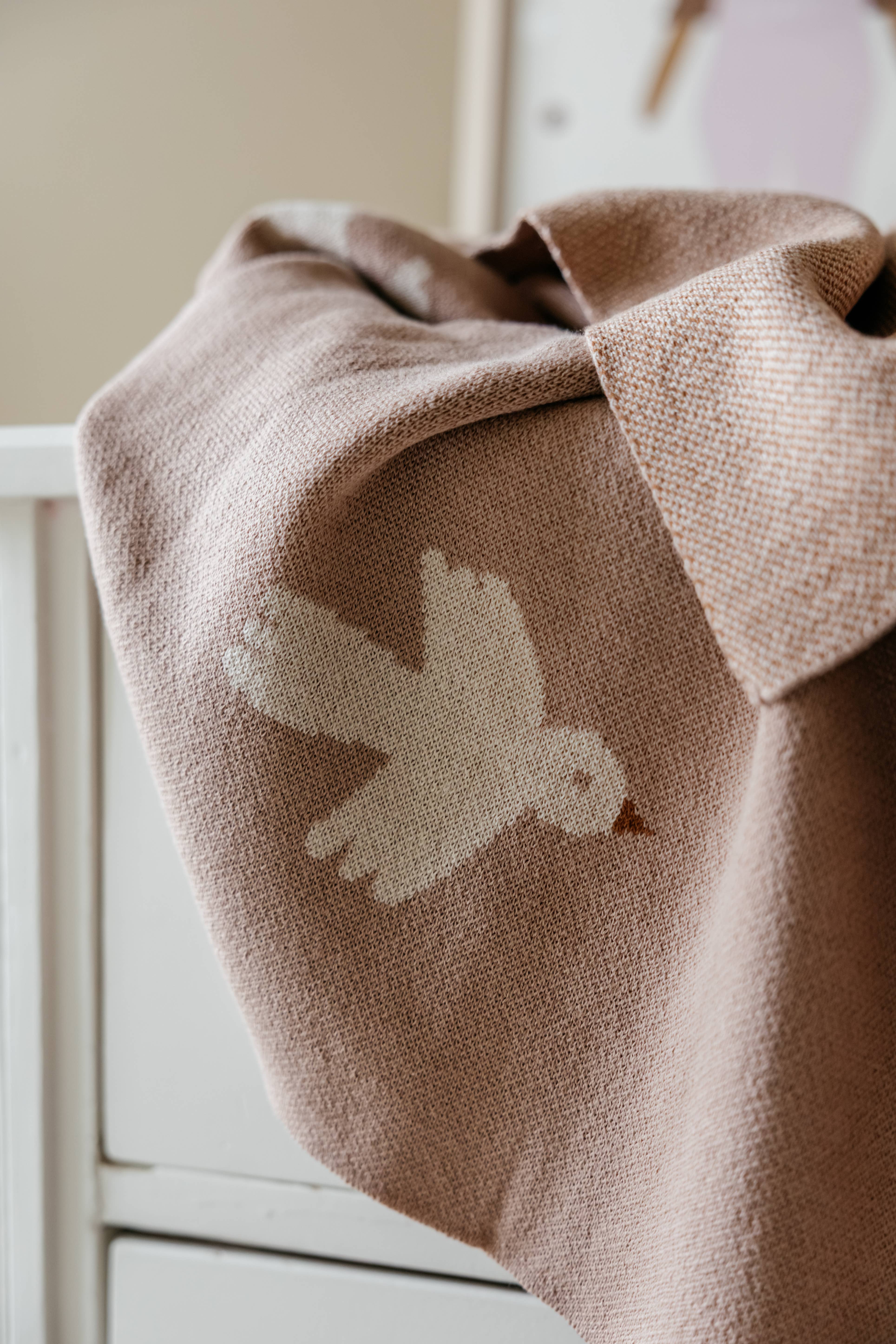 Little Otja - Vente Couverture avec étapes importantes – enfant et bébé - Couverture bébé en coton tricoté avec motif oiseaux, cadeau pour bébé2