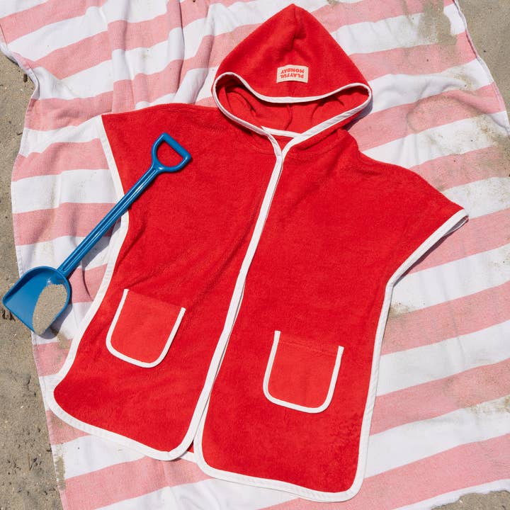 Jouer Poncho — Couverture en éponge Terry pour la vente par Playful Monday