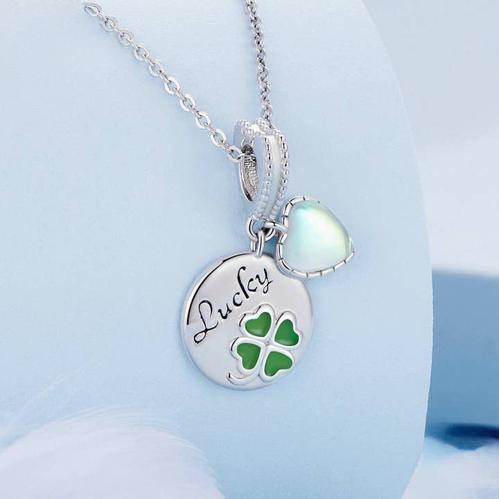 Verdivine – wholesale Pendant/charm necklace – Four Leaf Clover Lucky Necklace1