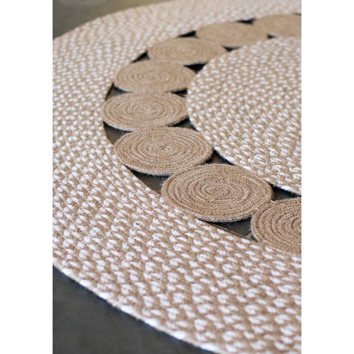 Namaste - Wholesale Vloerkleed - Natuurlijk rond vloerkleed met wit cirkelpatroon 120 x 120 cm1