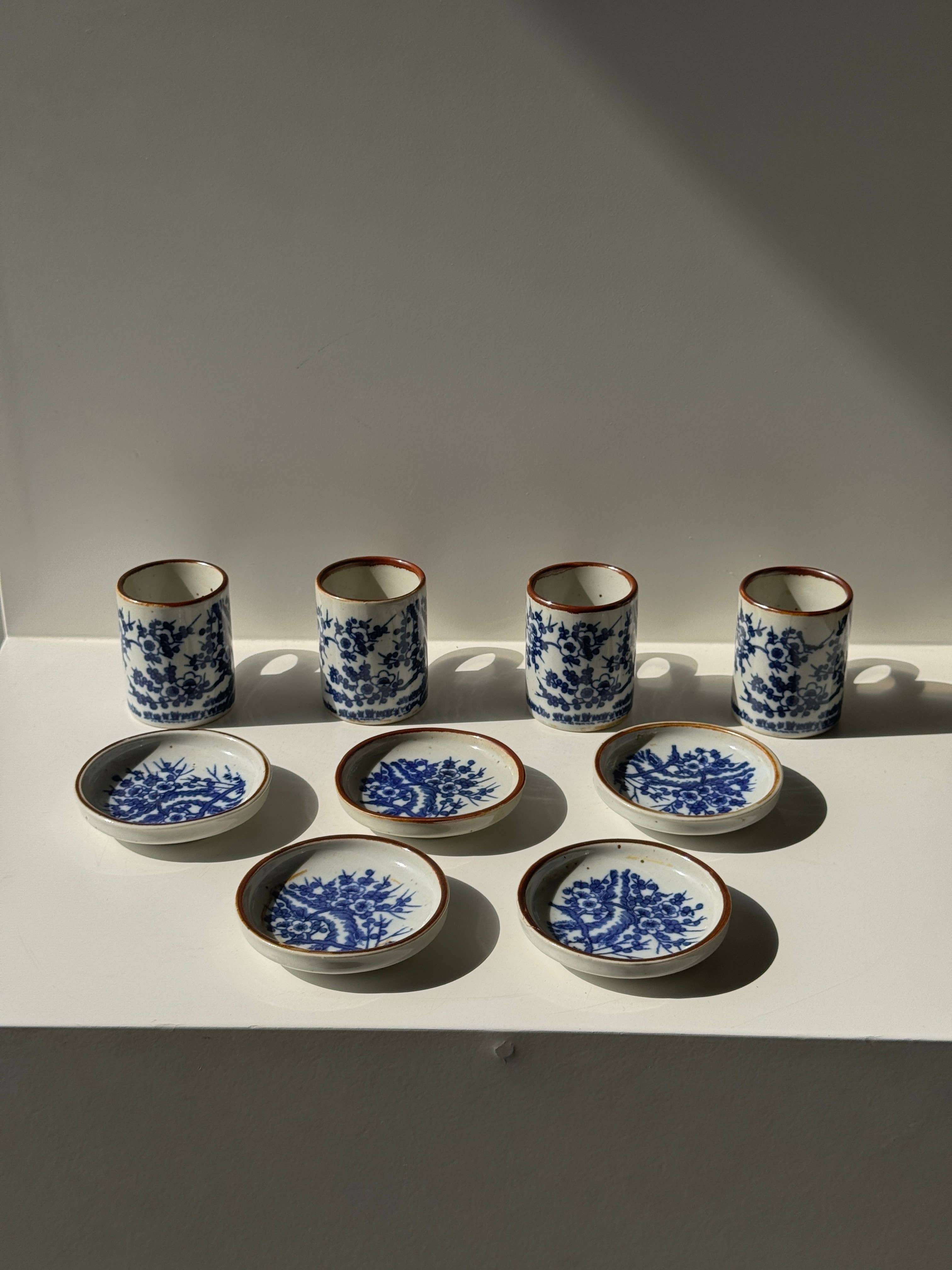 Blue Set of 4 small cups and their saucers with landscape decoration for wholesale on Faire17