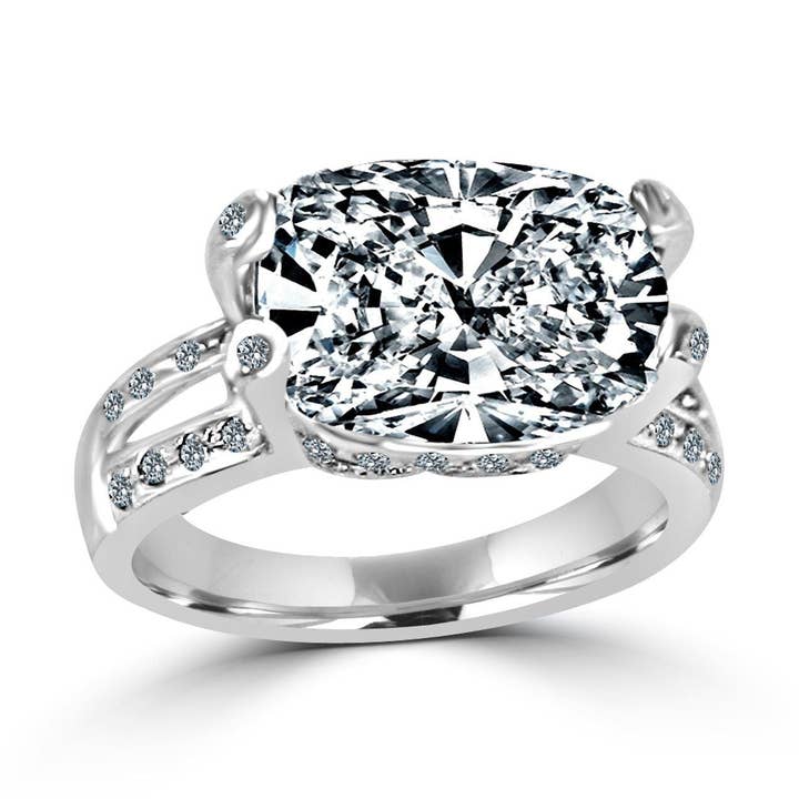 8CT kudde diamant faner Cubic Zirconia Ring. 635R71487 för wholesale av Diamond Veneer Travel Jewelry